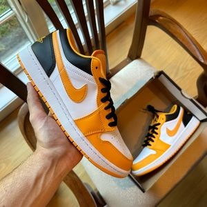 Jordan 1 low taxi